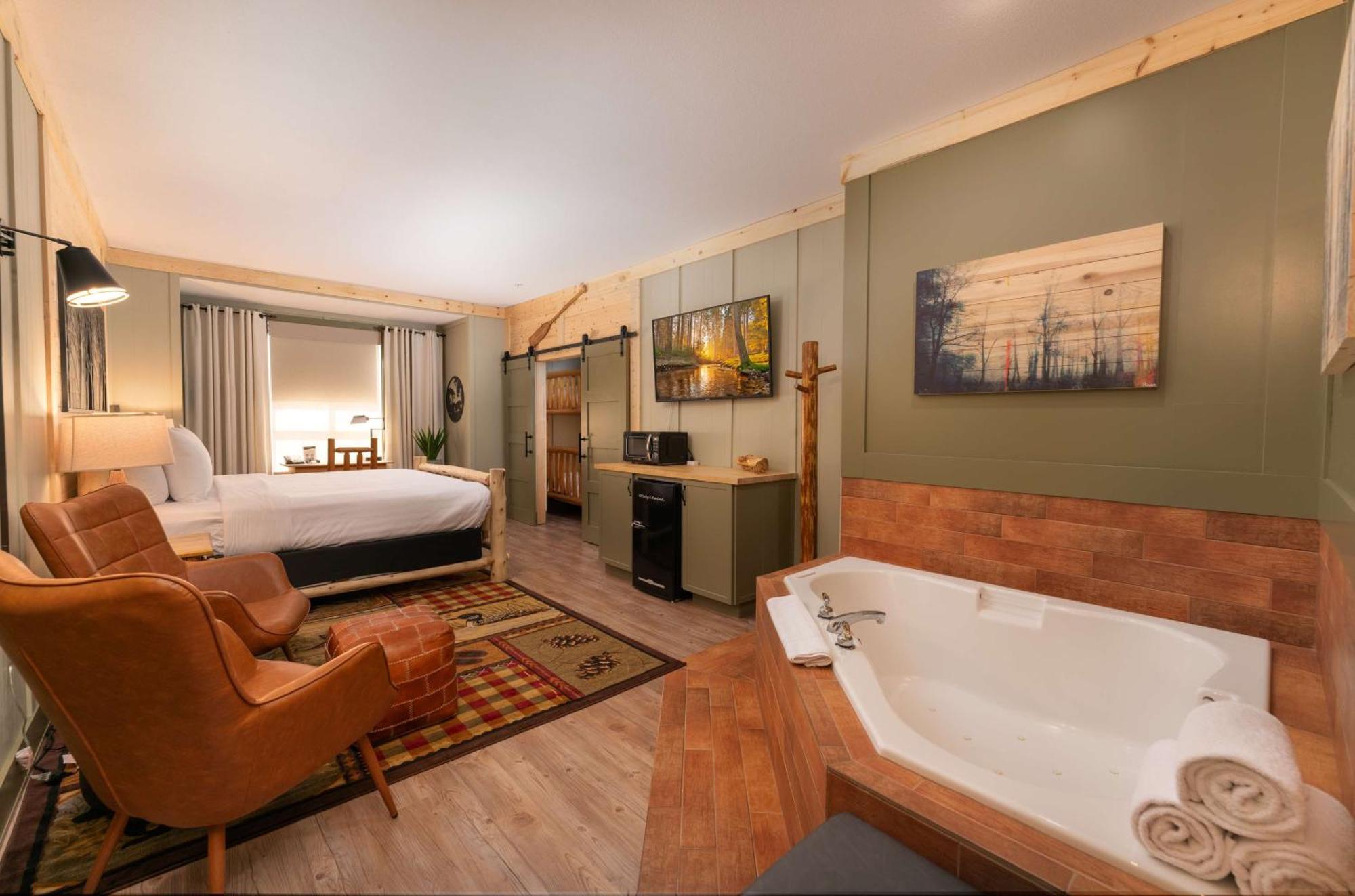 Prestige Harbourfront Resort, Worldhotels Luxury Salmon Arm